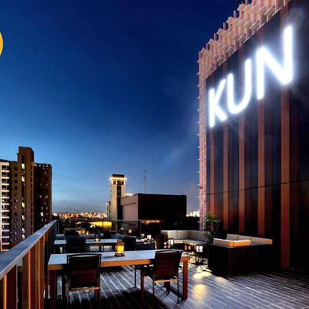 Kun Tour Hotel Tajcshung Kültér fotó